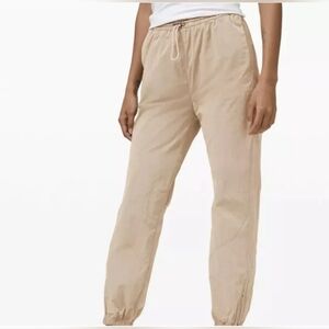 Lululemon Evergreen track pant khaki size 14 Athleisure